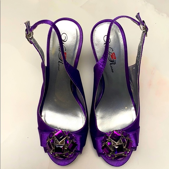 Heels - Picture 3 of 5